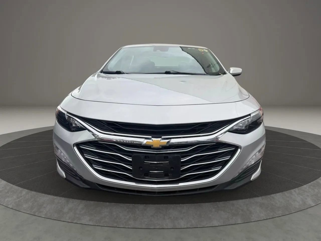 Used 2022 Chevrolet Malibu LT image 2