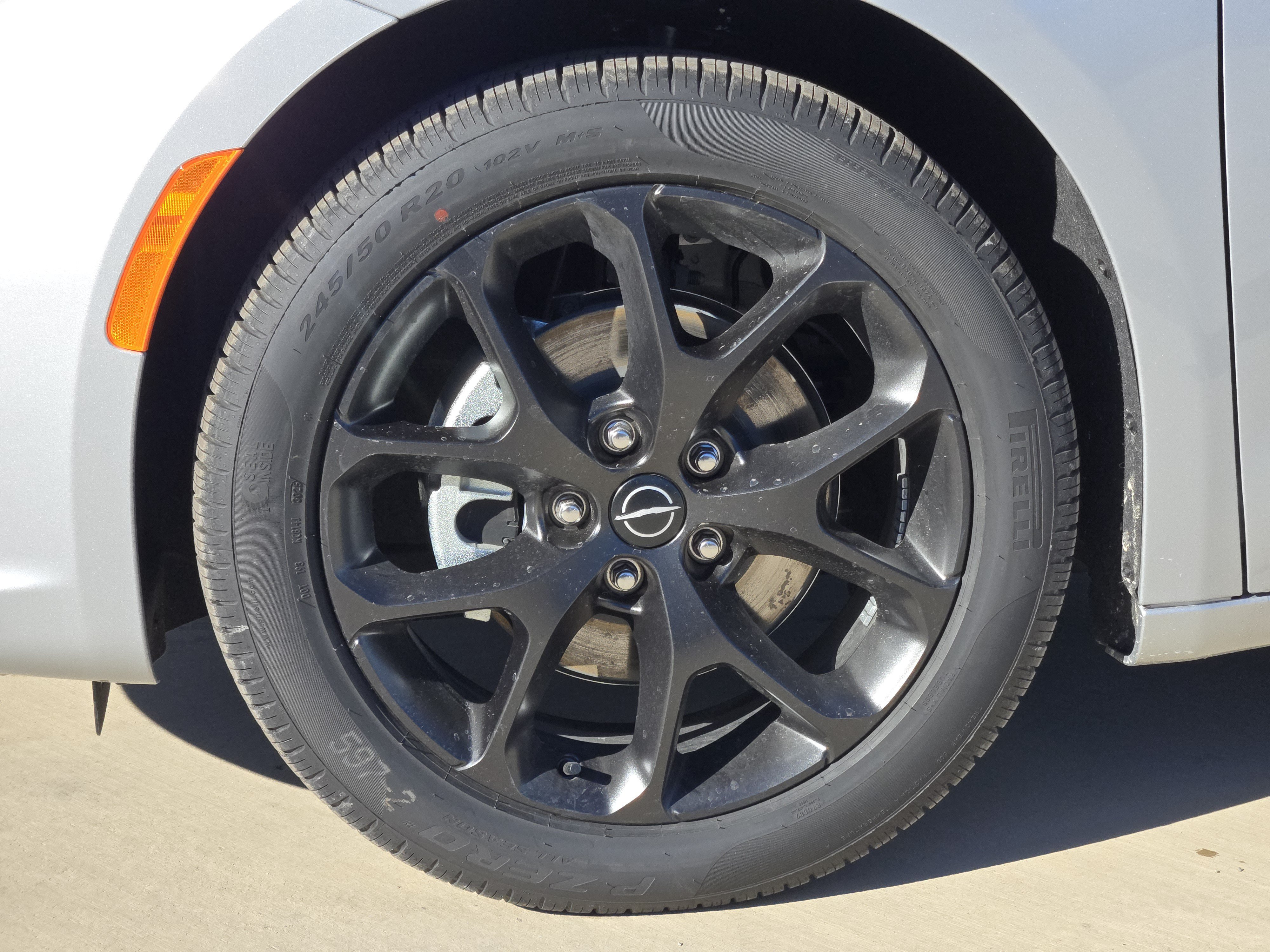 New 2026 Chrysler Pacifica Limited w/ S Appearance Package FWD image 9