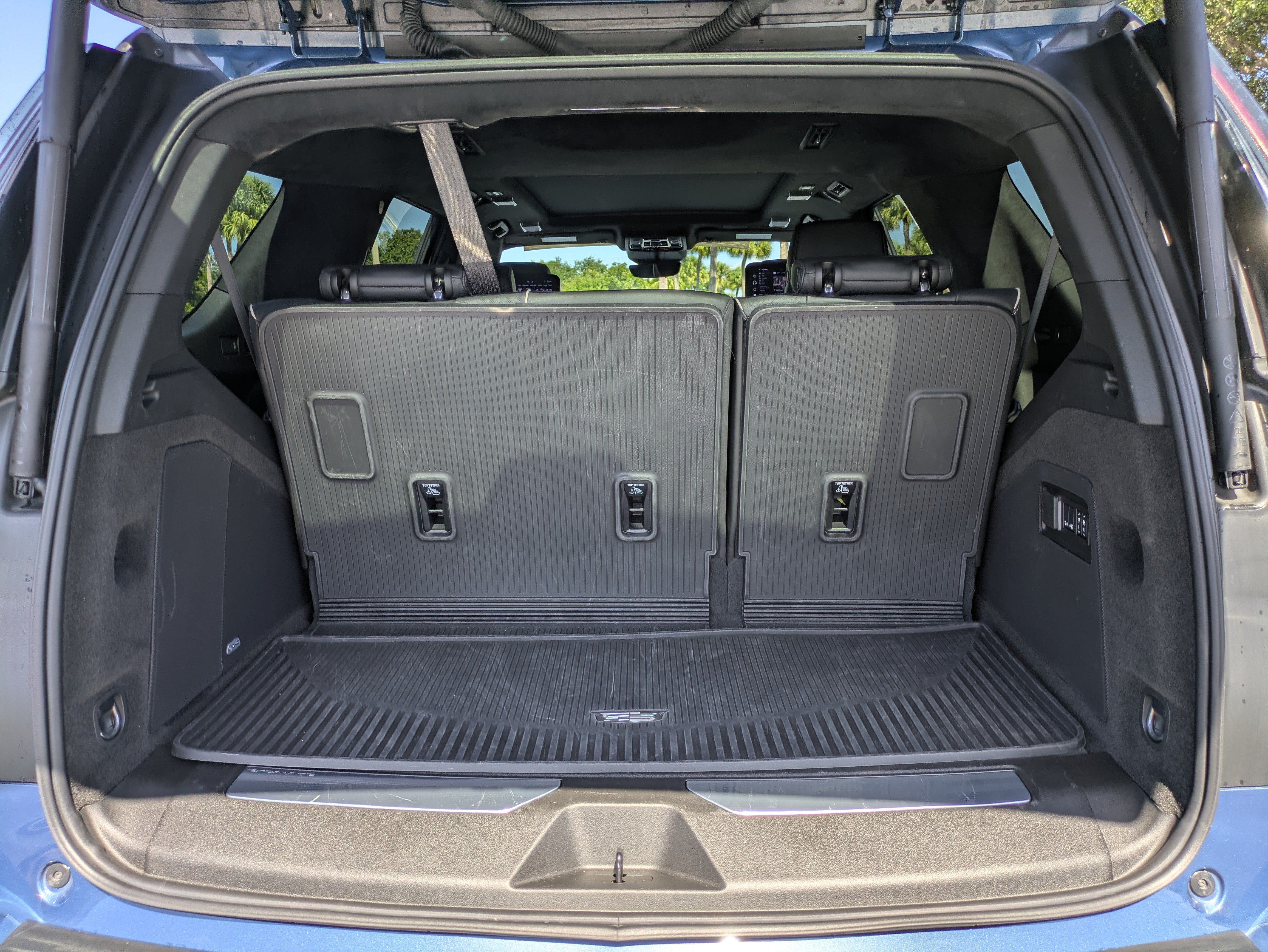 Certified 2025 Cadillac Escalade Sport Platinum w/ LPO, Floor Liner Package AWD/4WD image 11