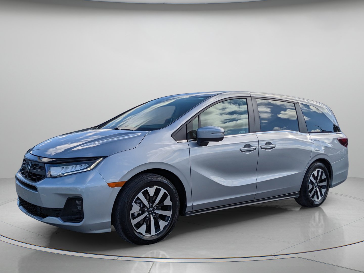 Used 2026 Honda Odyssey EX-L image 2