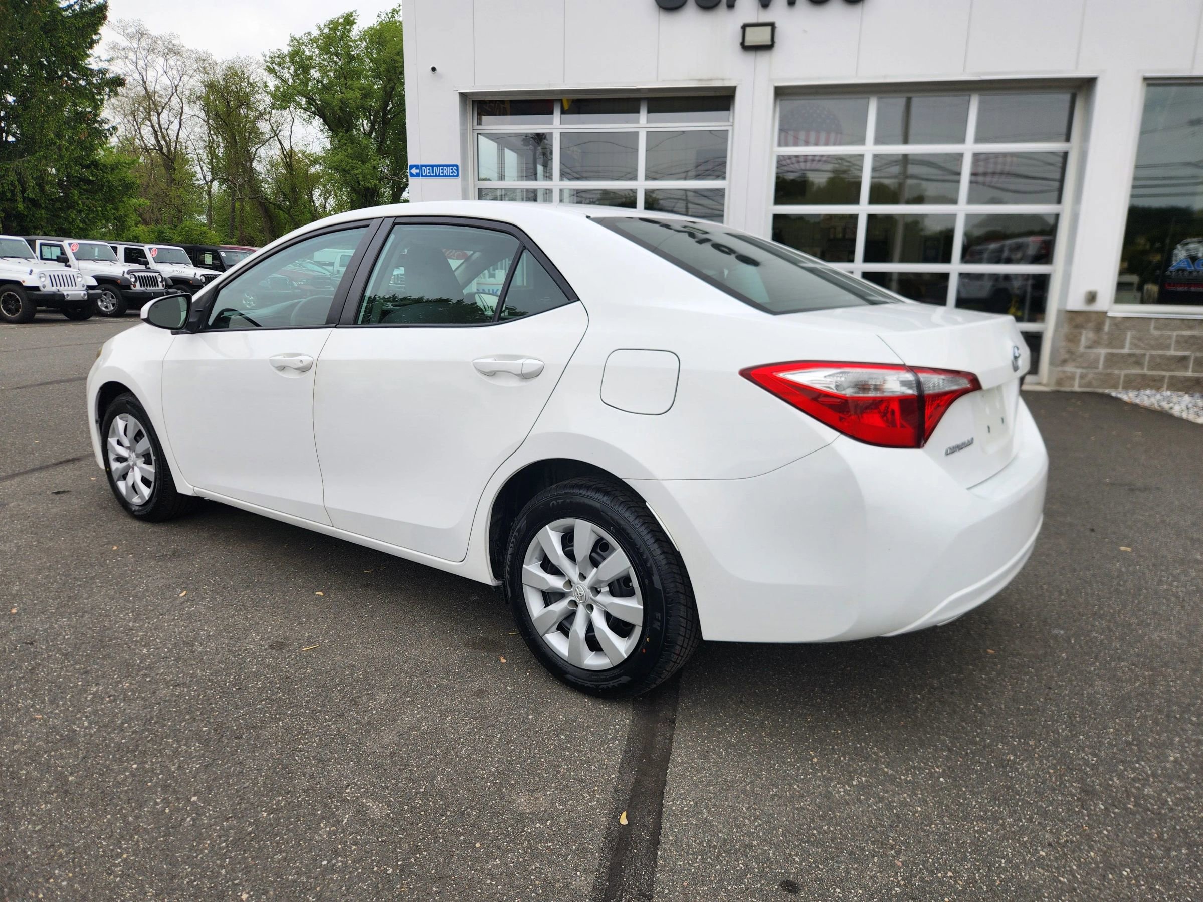 Used 2014 Toyota Corolla LE FWD image 11