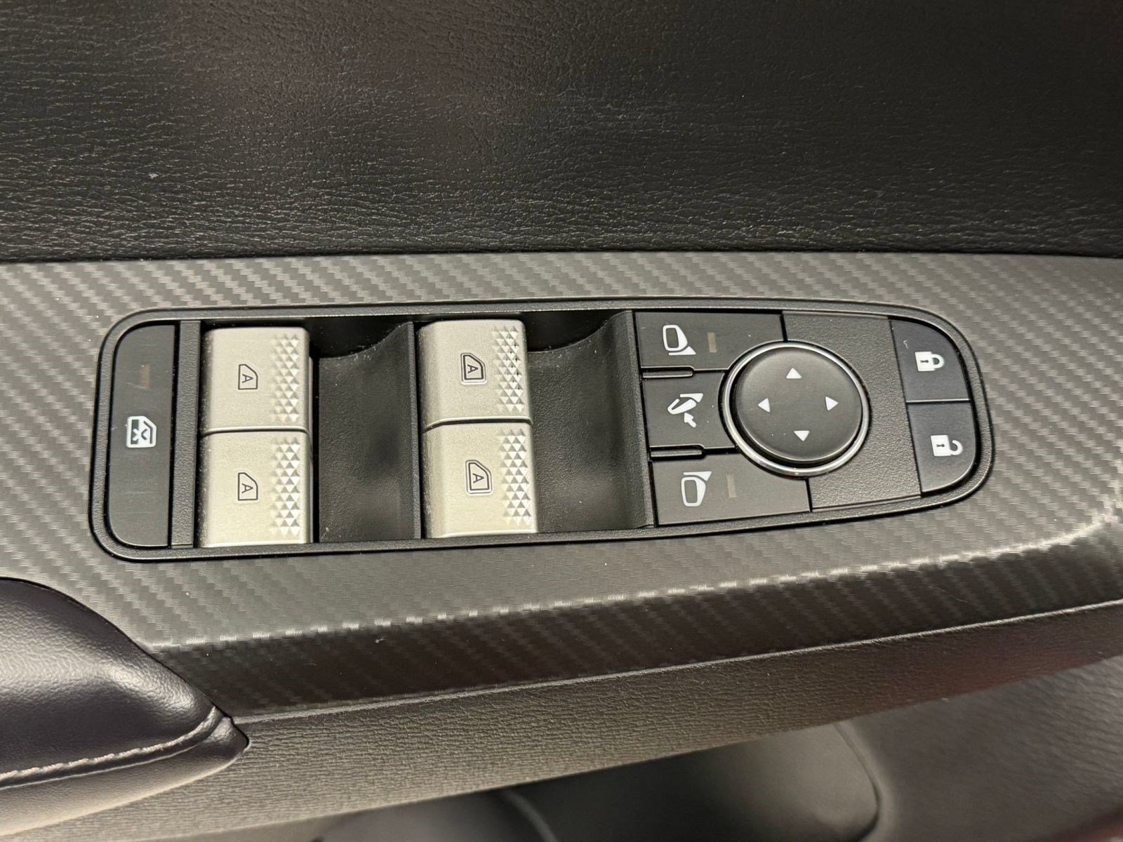 Used 2024 Mitsubishi Outlander SE AWD/4WD image 25