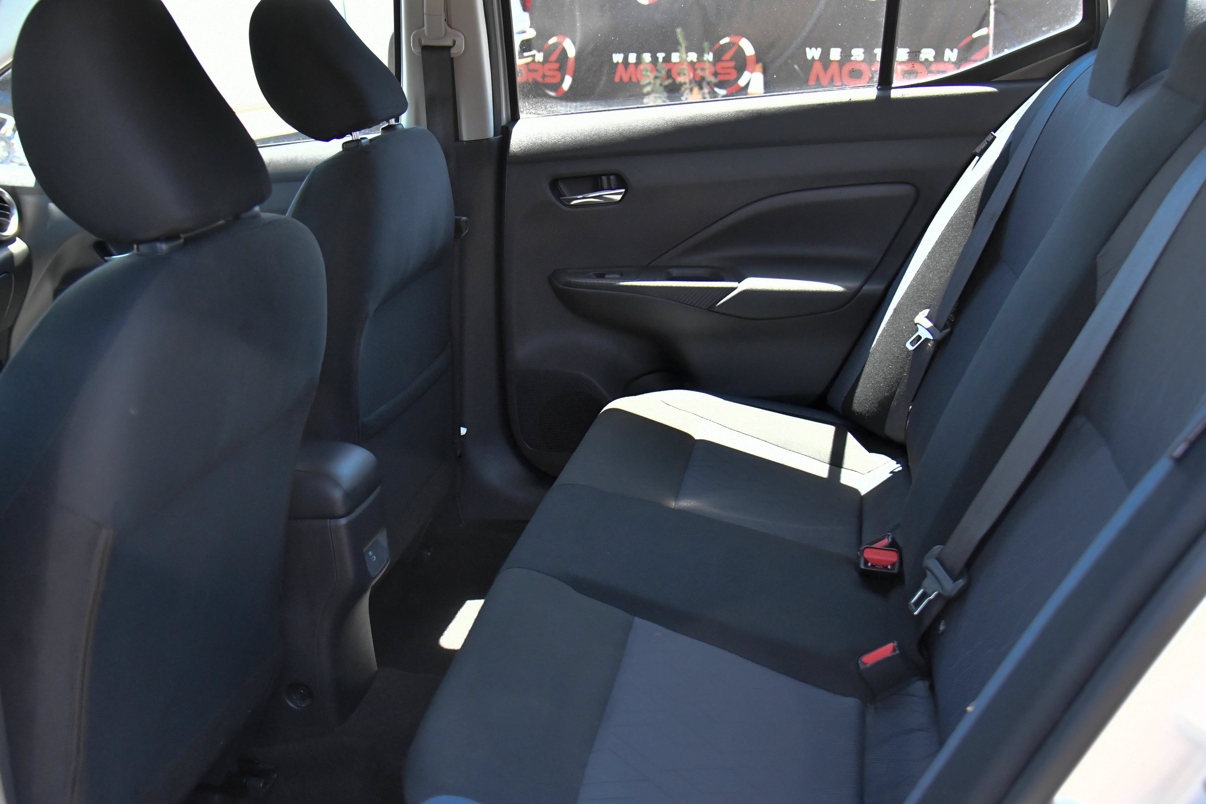 Used 2025 Nissan Versa SV FWD image 31
