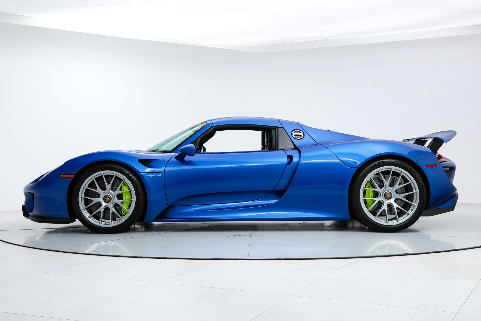 Used 2015 Porsche 918 Spyder AWD/4WD image 4