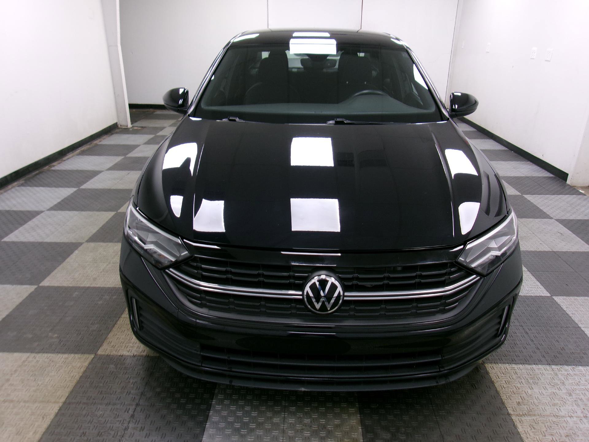 Used 2024 Volkswagen Jetta Sport image 14