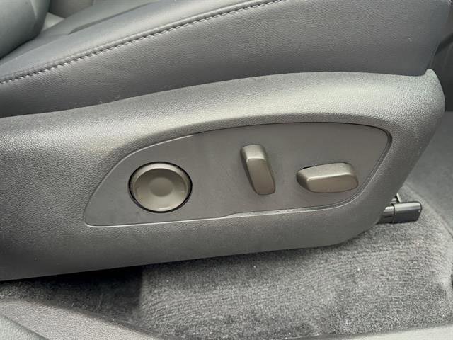 Used 2024 GMC Acadia Elevation image 19