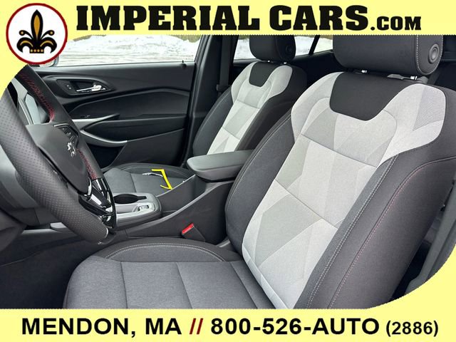 New 2026 Chevrolet Trax RS w/ Sunroof Package image 32