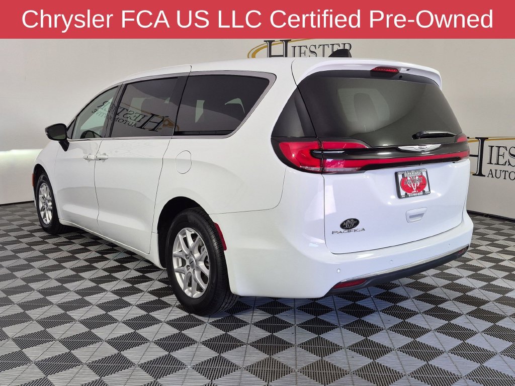 Certified 2025 Chrysler Pacifica Select FWD image 7