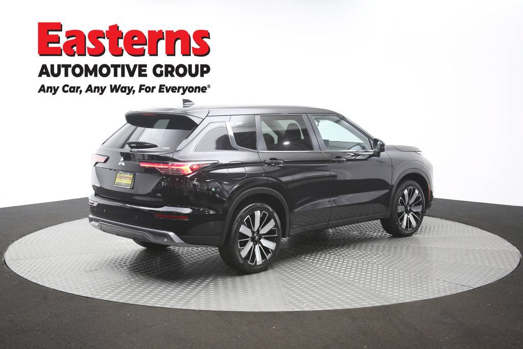 Used 2025 Mitsubishi Outlander SE AWD/4WD image 42