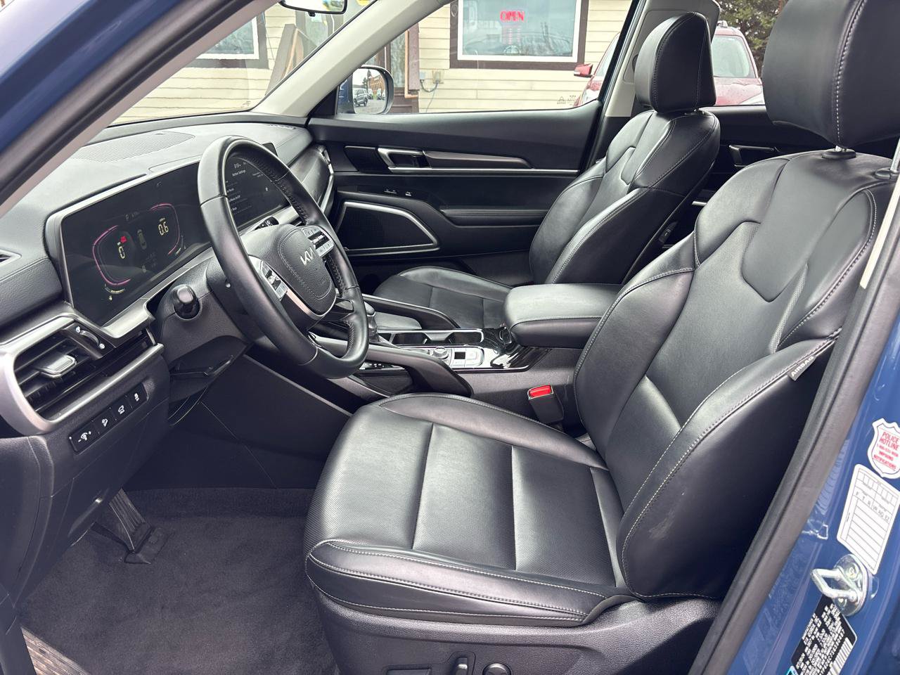 Used 2025 Kia Telluride S AWD/4WD image 12