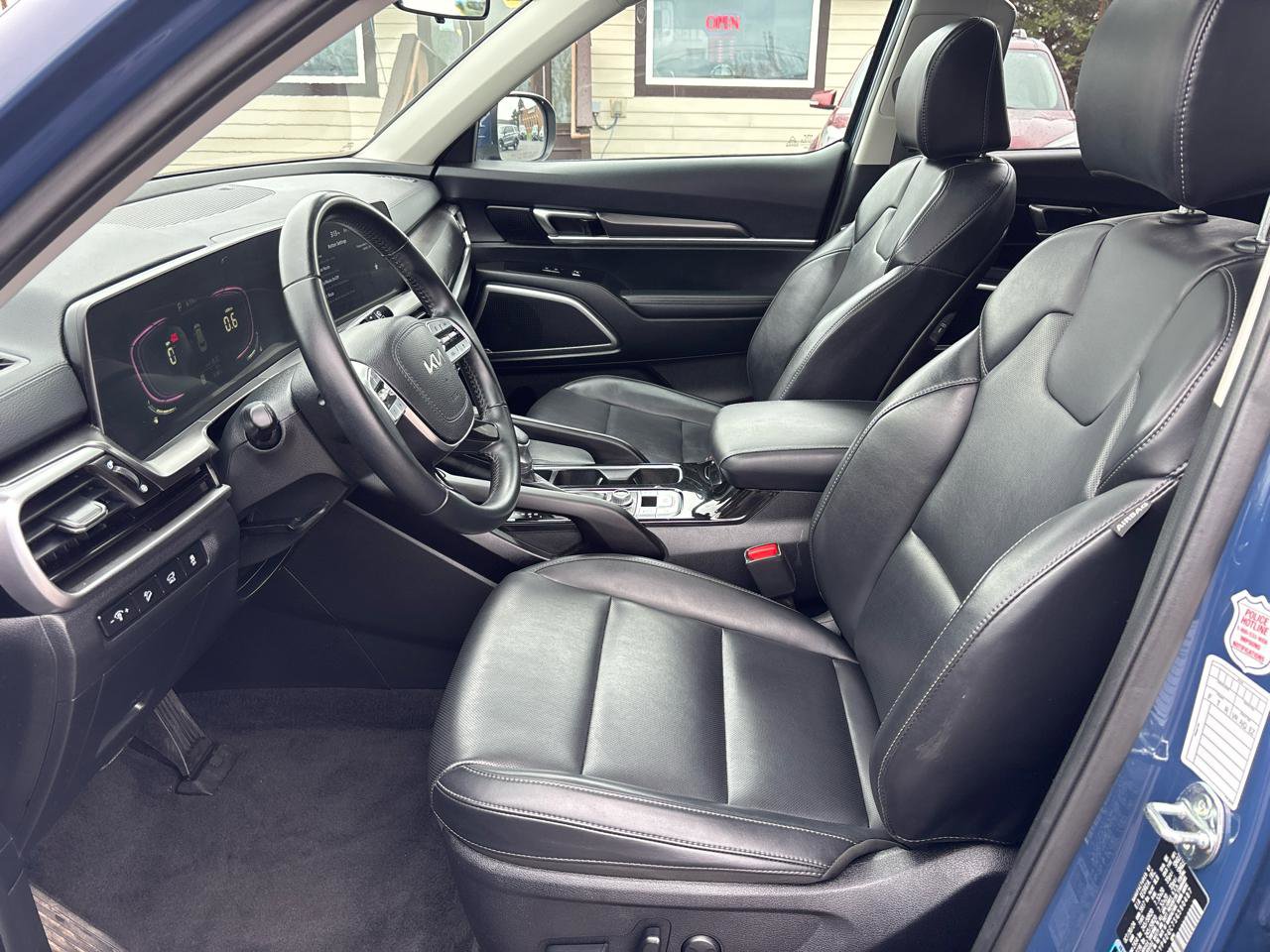 Used 2025 Kia Telluride S AWD/4WD image 12