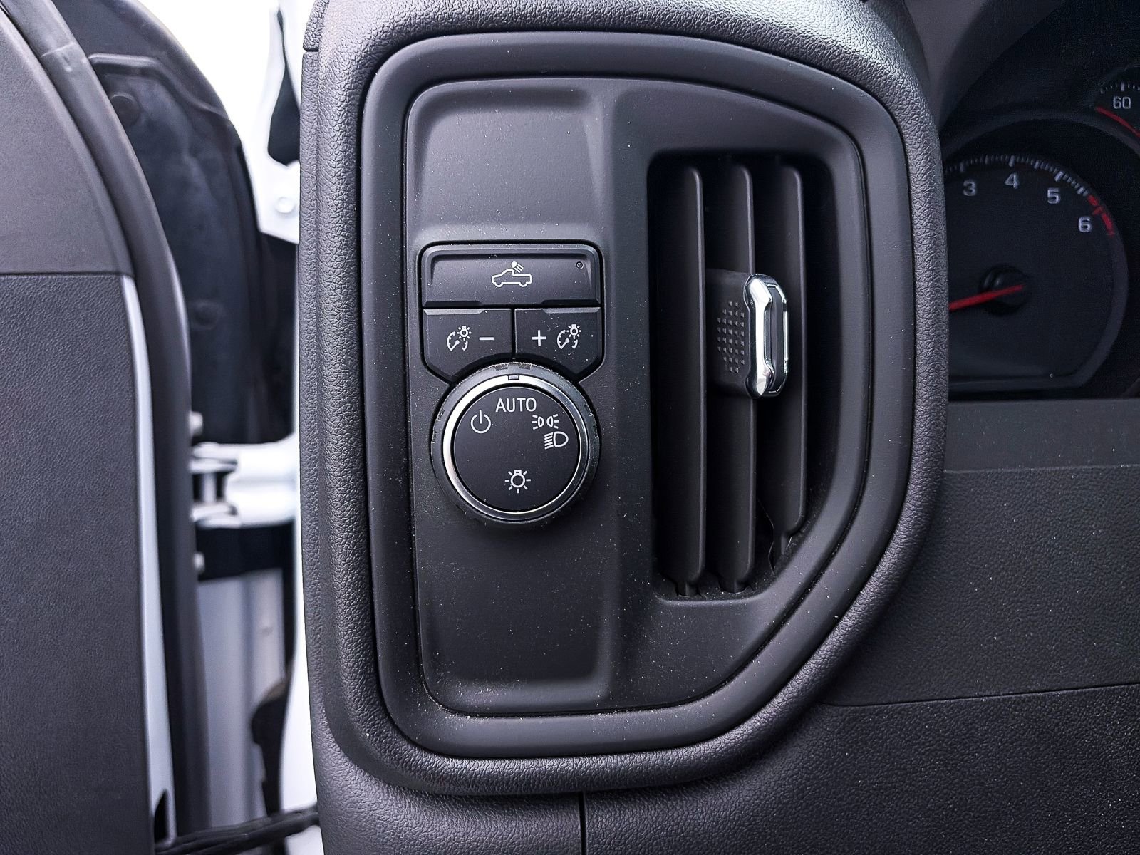 Used 2025 Chevrolet Silverado 1500 Custom w/ LPO, Dark Essentials Package image 3