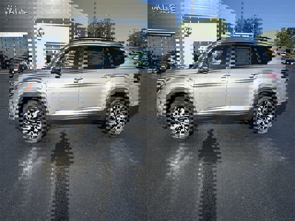 New 2026 Volkswagen Atlas SE image 3