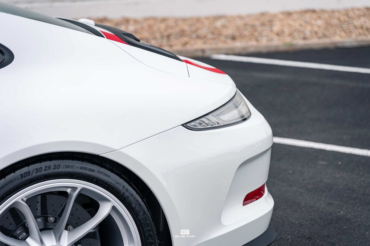 Used 2016 Porsche 911 R RWD image 9
