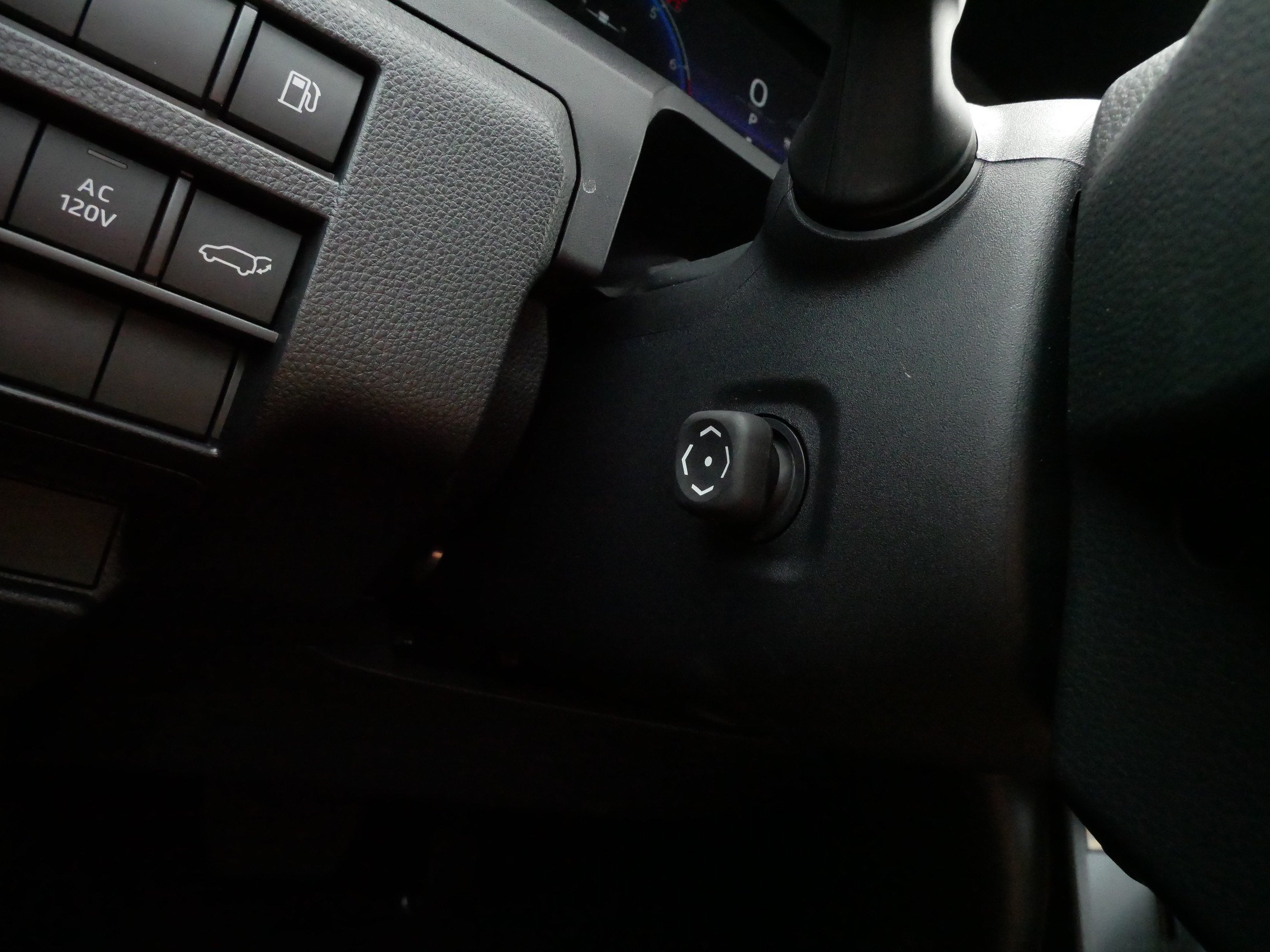 Certified 2025 Toyota 4Runner Limited AWD/4WD image 34