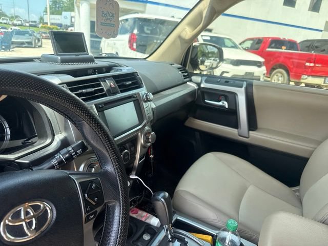 Used 2017 Toyota 4Runner SR5 Premium RWD image 35