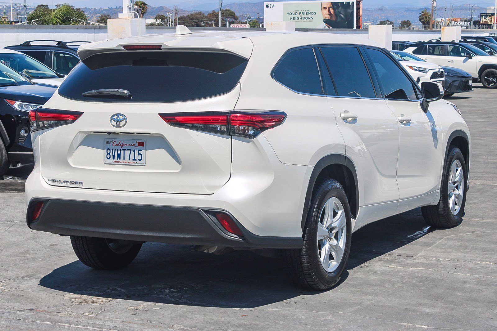 Used 2021 Toyota Highlander L FWD image 9