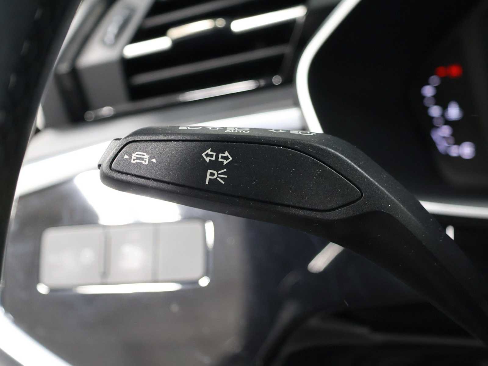 Used 2023 Audi Q3 2.0T Premium w/ Convenience Package AWD/4WD image 28