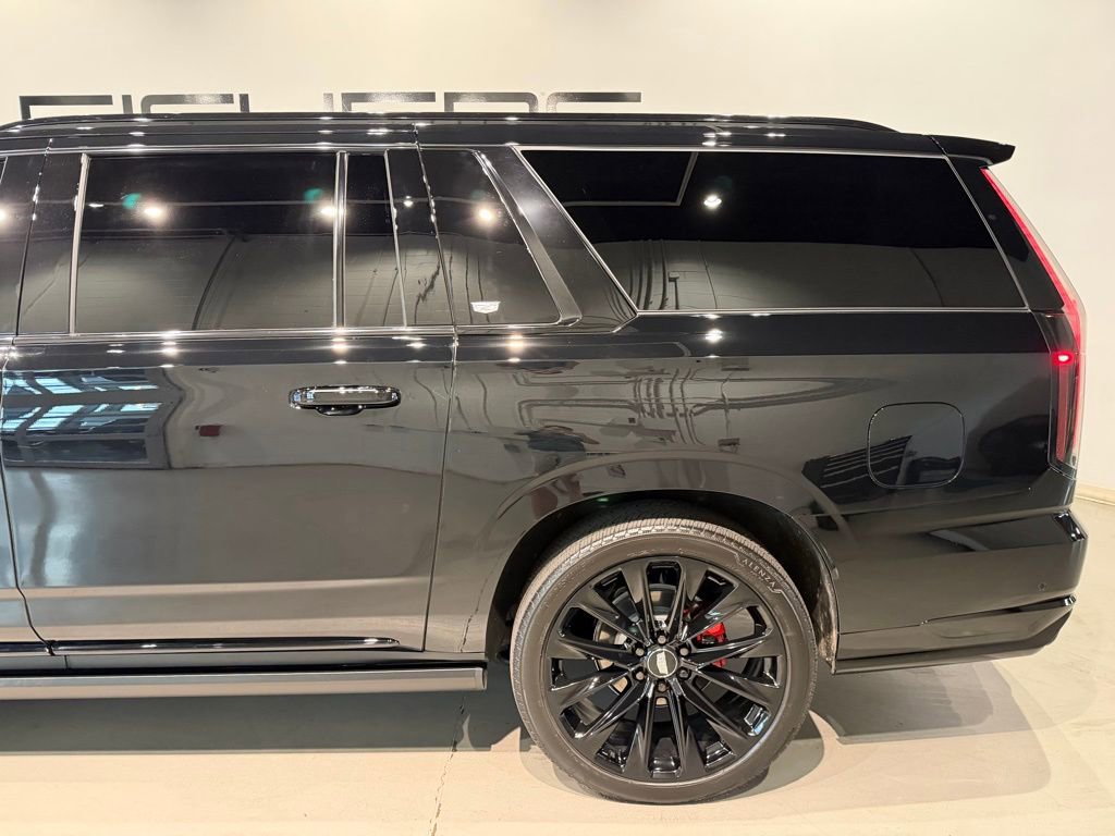 Used 2026 Cadillac Escalade ESV V image 9