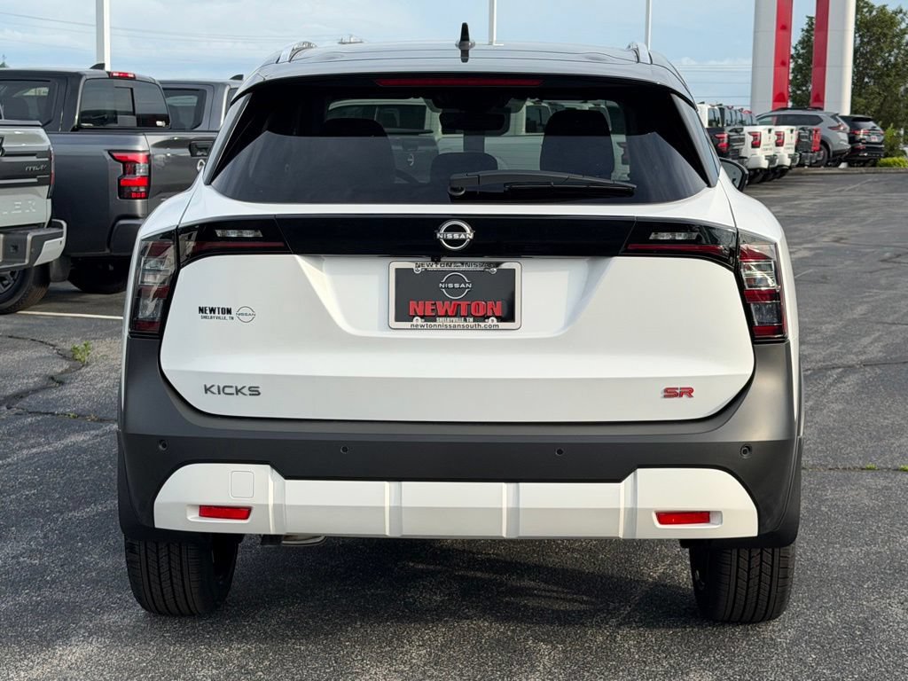 New 2026 Nissan Kicks SR w/ Interior Electronics Package FWD image 5