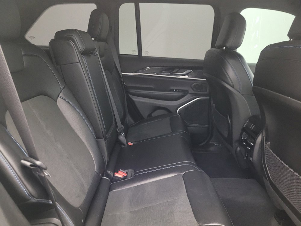 Used 2022 Jeep Grand Cherokee Trailhawk AWD/4WD image 19