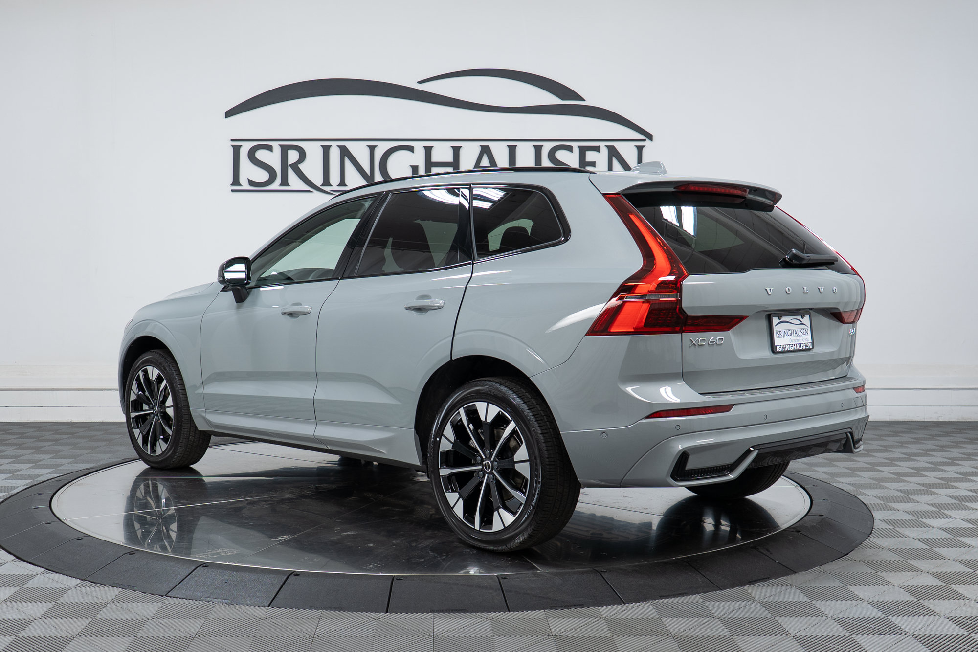 New 2027 Volvo XC60 B5 Plus AWD/4WD image 7