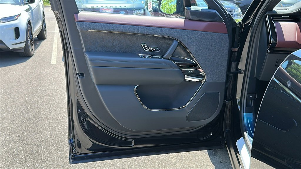 New 2025 Land Rover Range Rover Sport Dynamic SE image 9