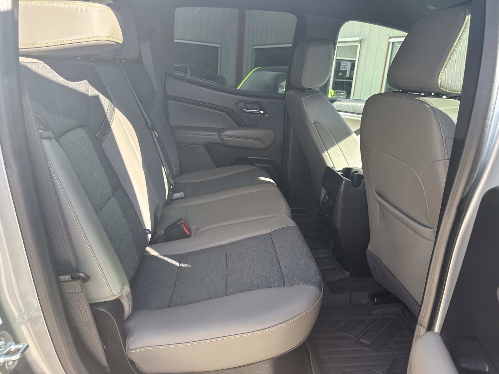 Used 2024 Chevrolet Colorado ZR2 w/ Technology Package image 9