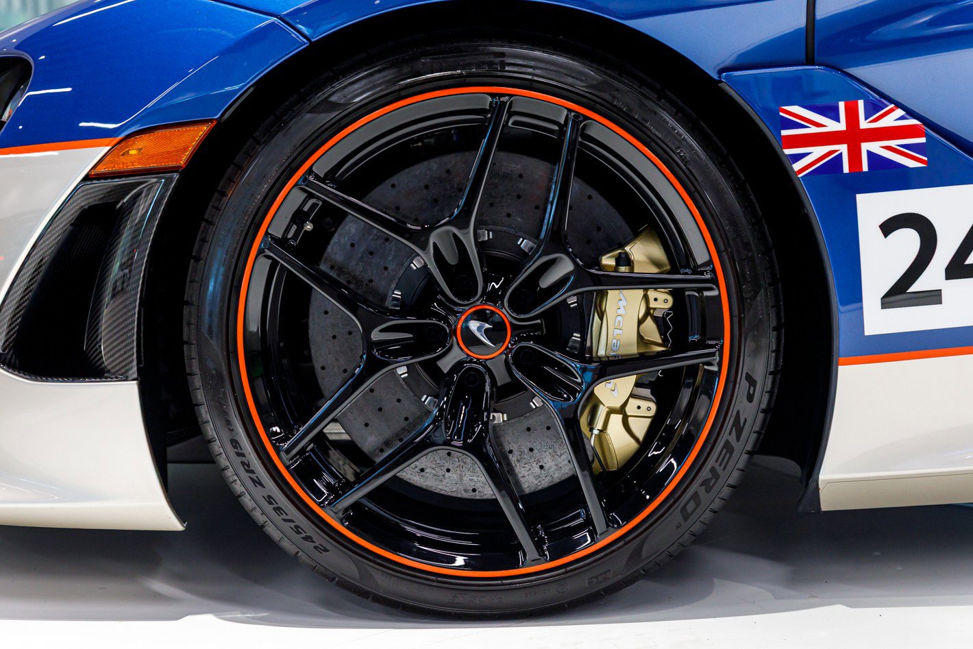 New 2024 McLaren 750S Spider image 7