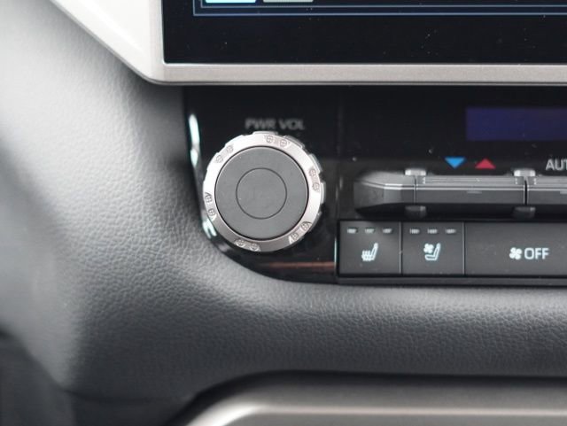 Used 2023 Toyota Tundra Limited image 35