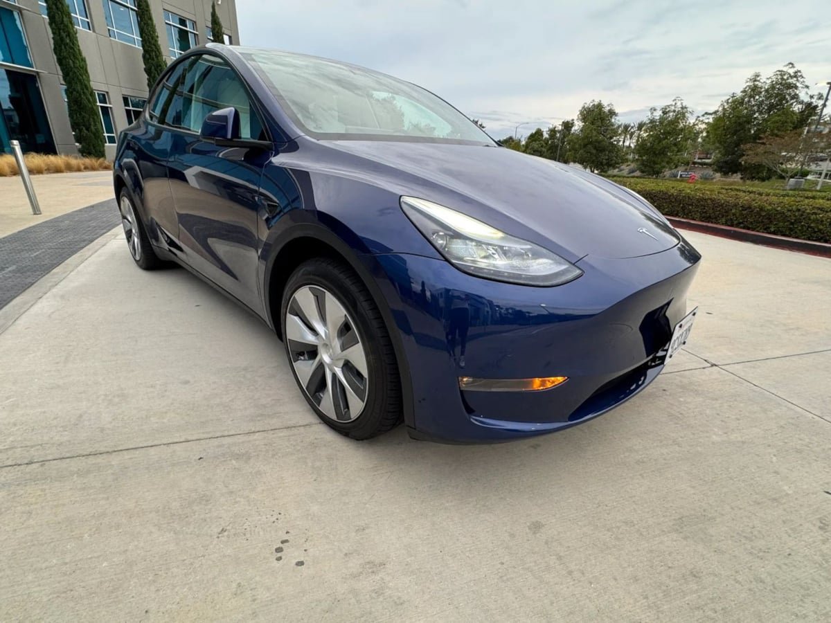 Used 2023 Tesla Model Y Long Range AWD/4WD image 3