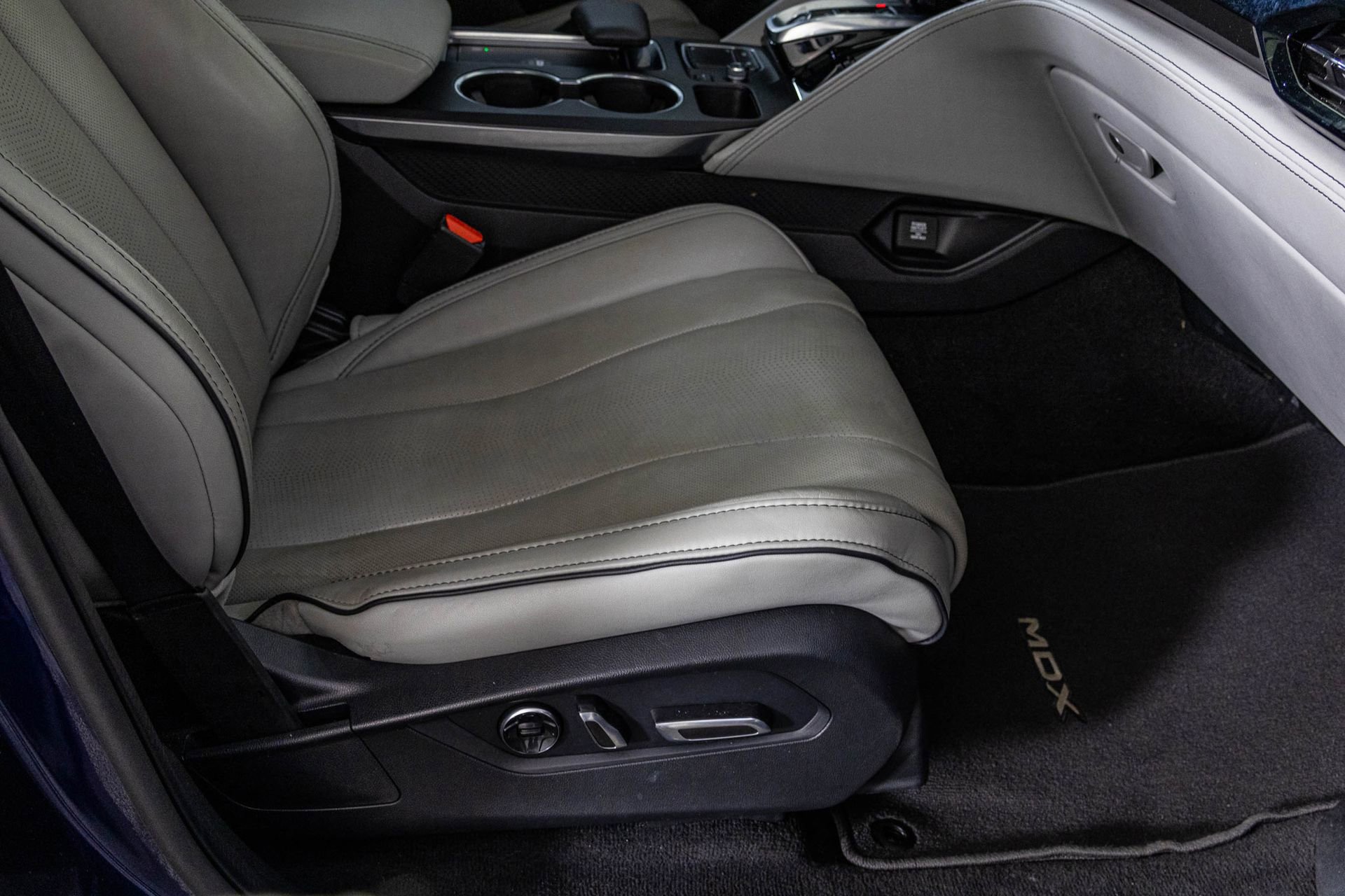 Used 2023 Acura MDX SH-AWD w/ Advance Package image 35