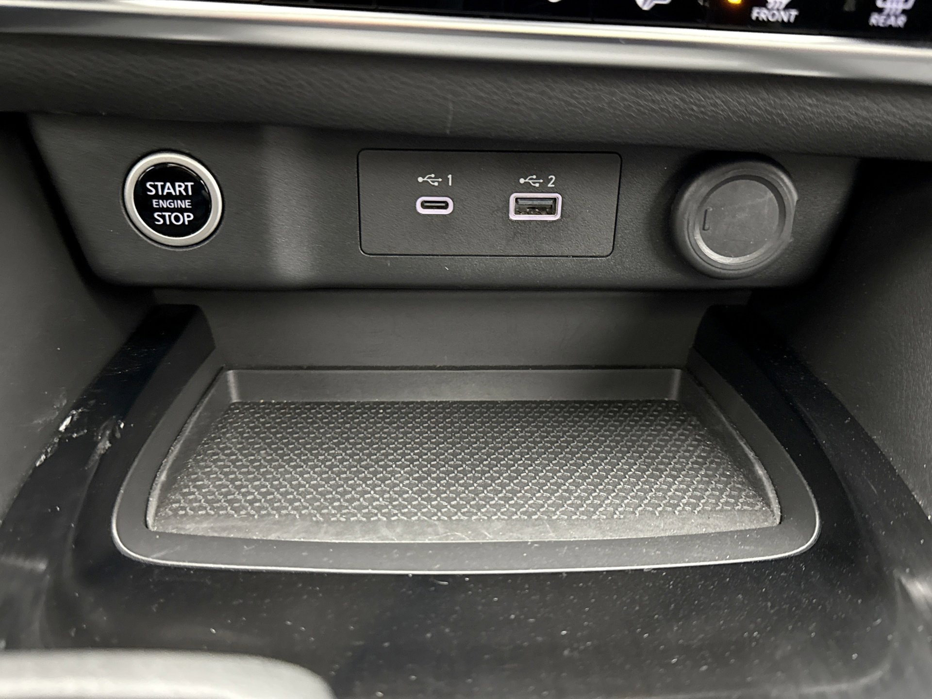 Used 2023 Nissan Rogue SV w/ SV Premium B Package image 15