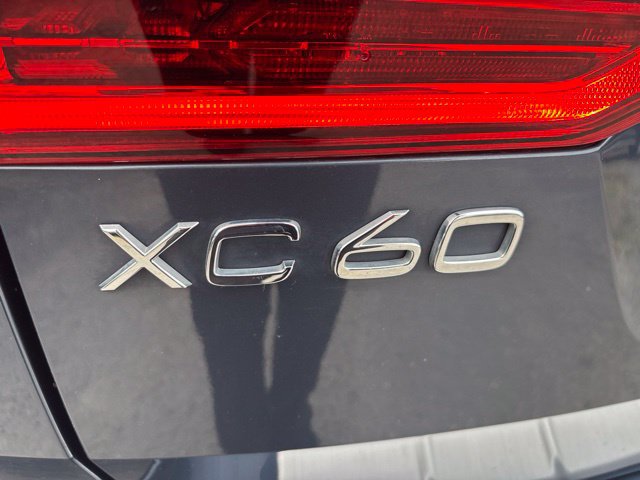 Used 2020 Volvo XC60 T6 Momentum w/ Protection Package Premier AWD/4WD image 24