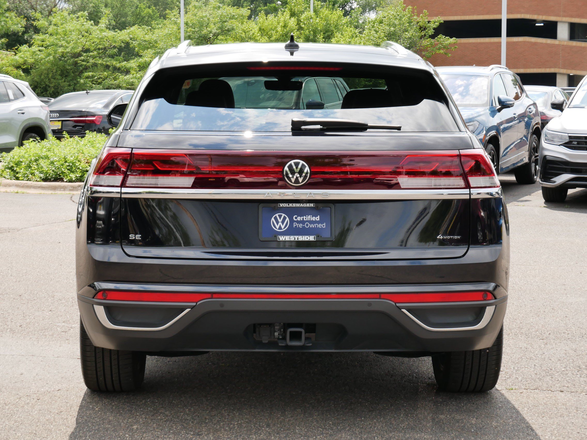 Used 2024 Volkswagen Atlas Cross Sport SE w/ Panoramic Sunroof Package AWD/4WD image 6