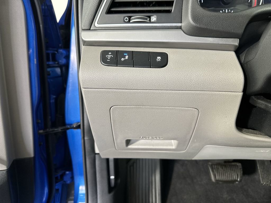 Used 2017 Hyundai Elantra Limited w/ Cargo Package image 20