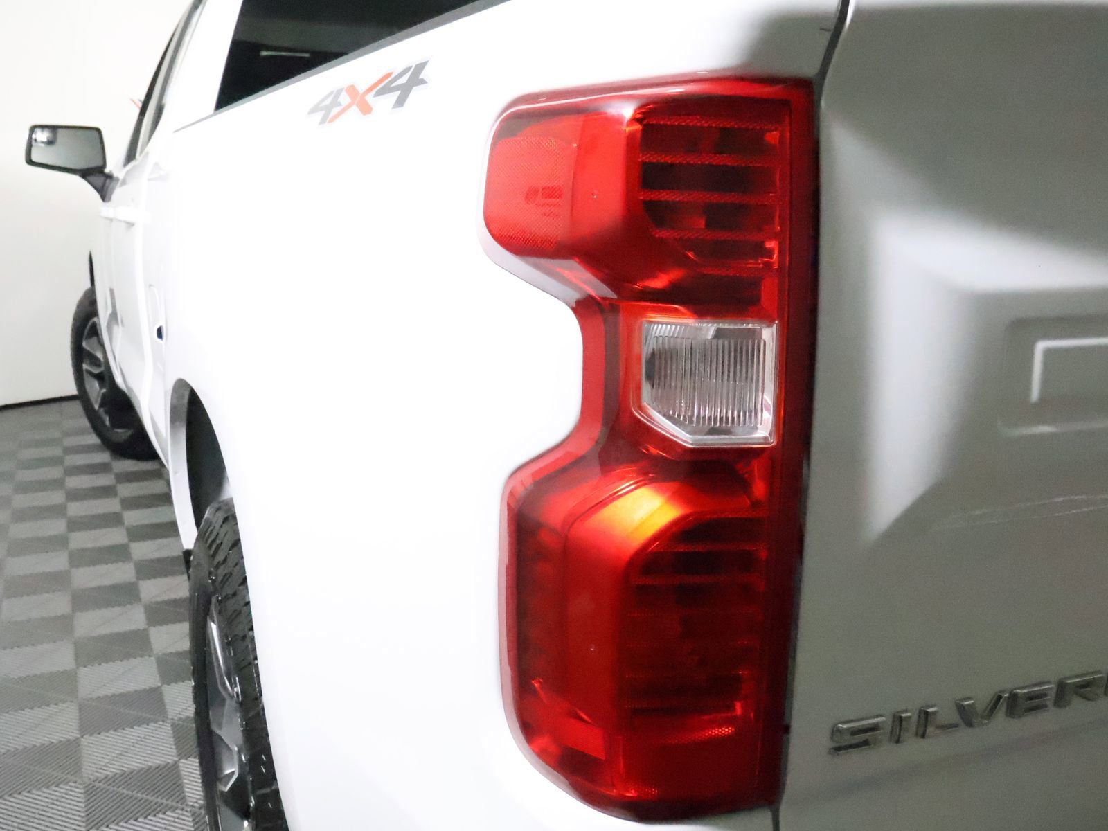 Used 2023 Chevrolet Silverado 1500 LT image 11