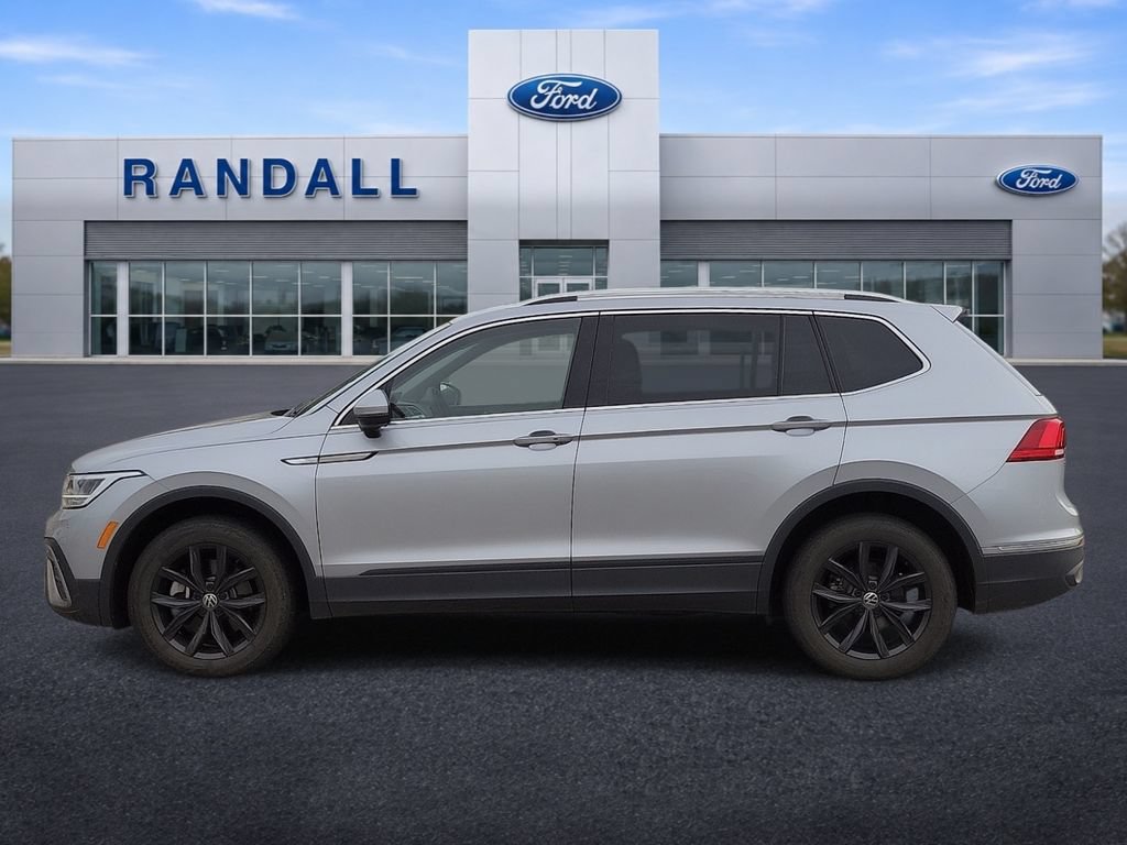 Used 2024 Volkswagen Tiguan SE FWD image 3