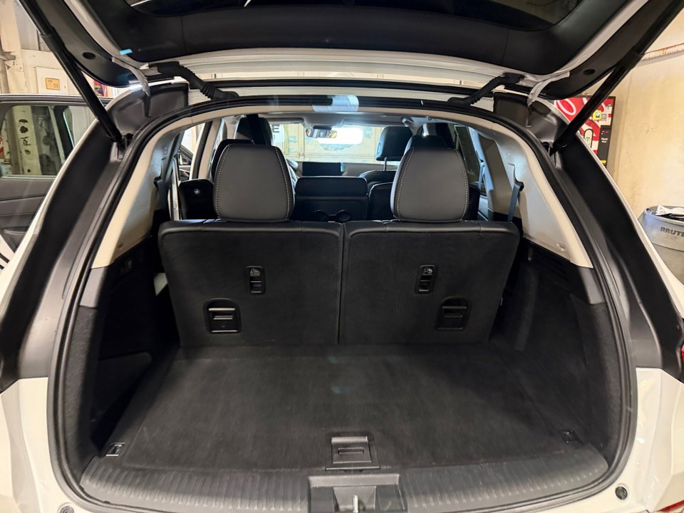 Used 2022 Acura MDX w/ Technology Package AWD/4WD image 19