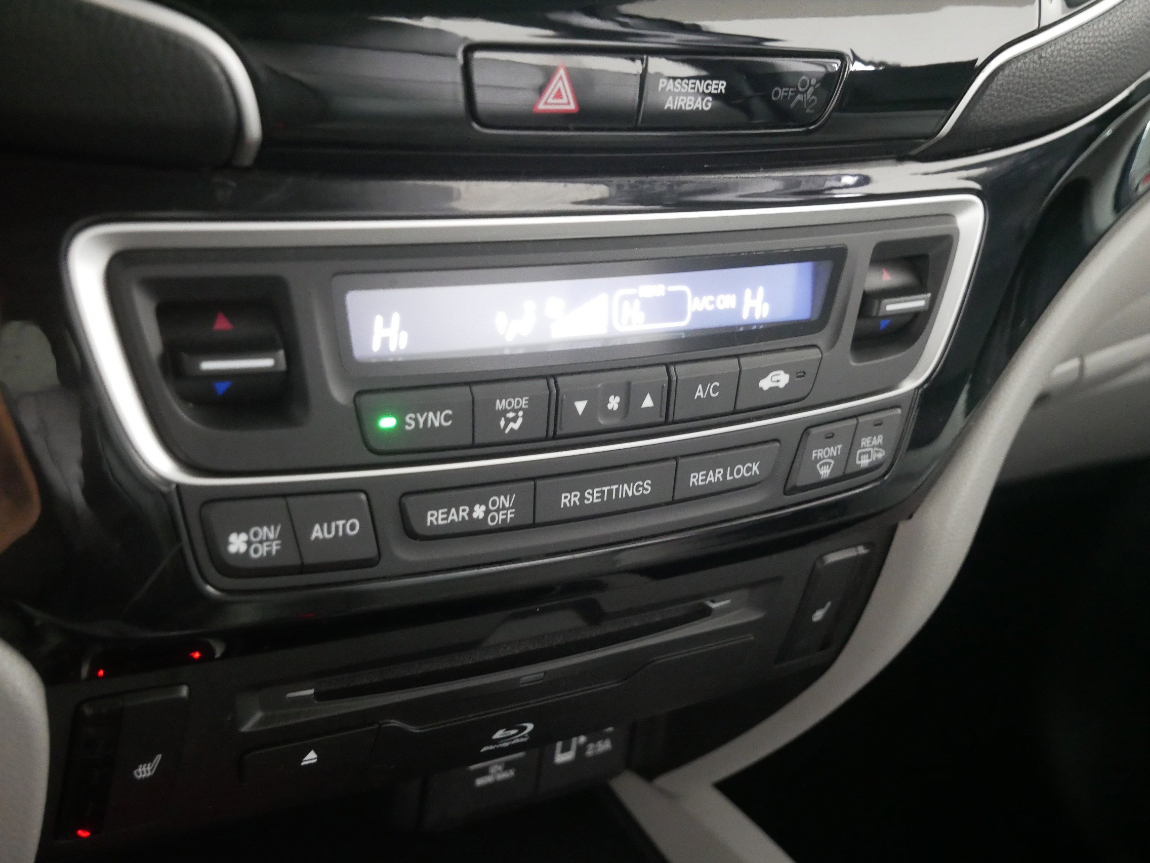 Used 2020 Honda Pilot Touring image 23