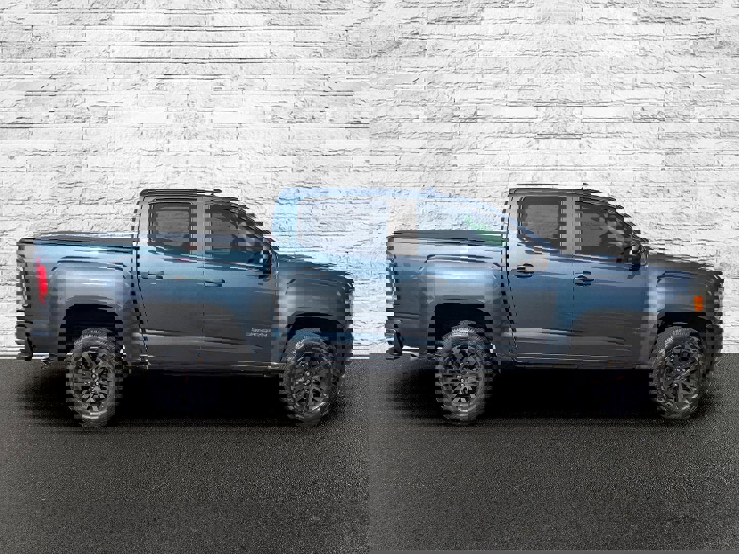 Used 2020 GMC Canyon SLE w/ Elevation Edition image 5