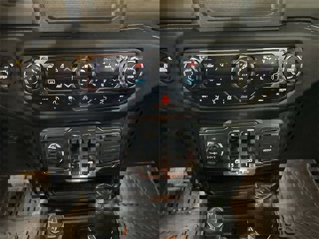 Used 2021 Jeep Wrangler Sport image 17