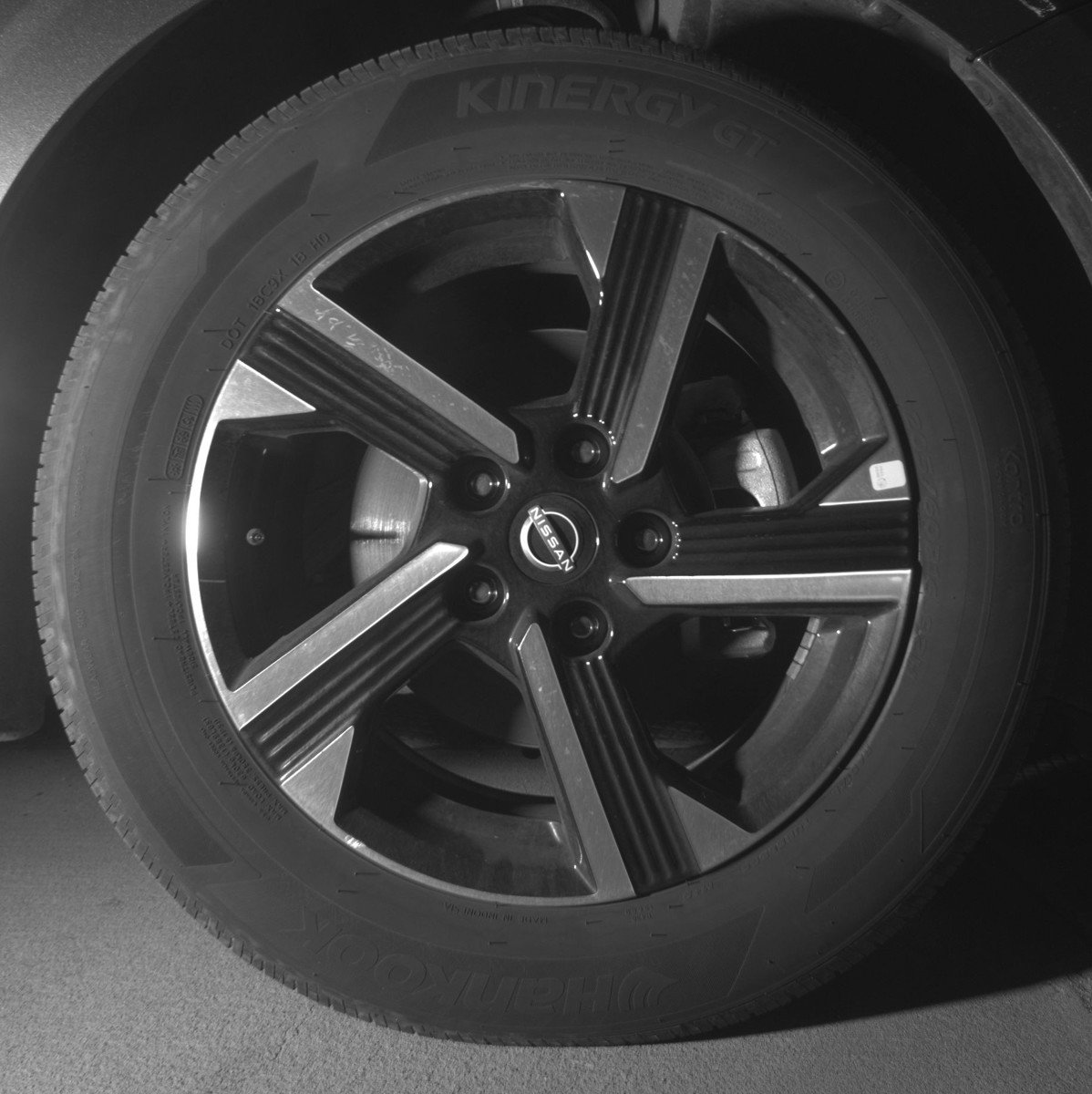 Used 2025 Nissan Sentra SV image 13