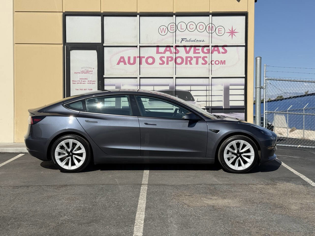 Used 2023 Tesla Model 3 Standard Range image 5