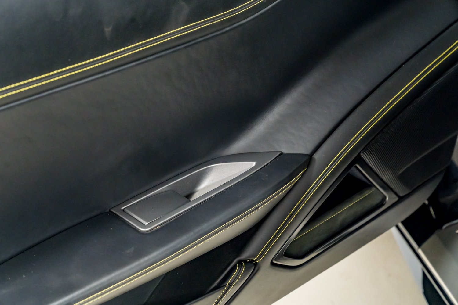 Used 2010 Ferrari 458 Italia Coupe RWD image 22