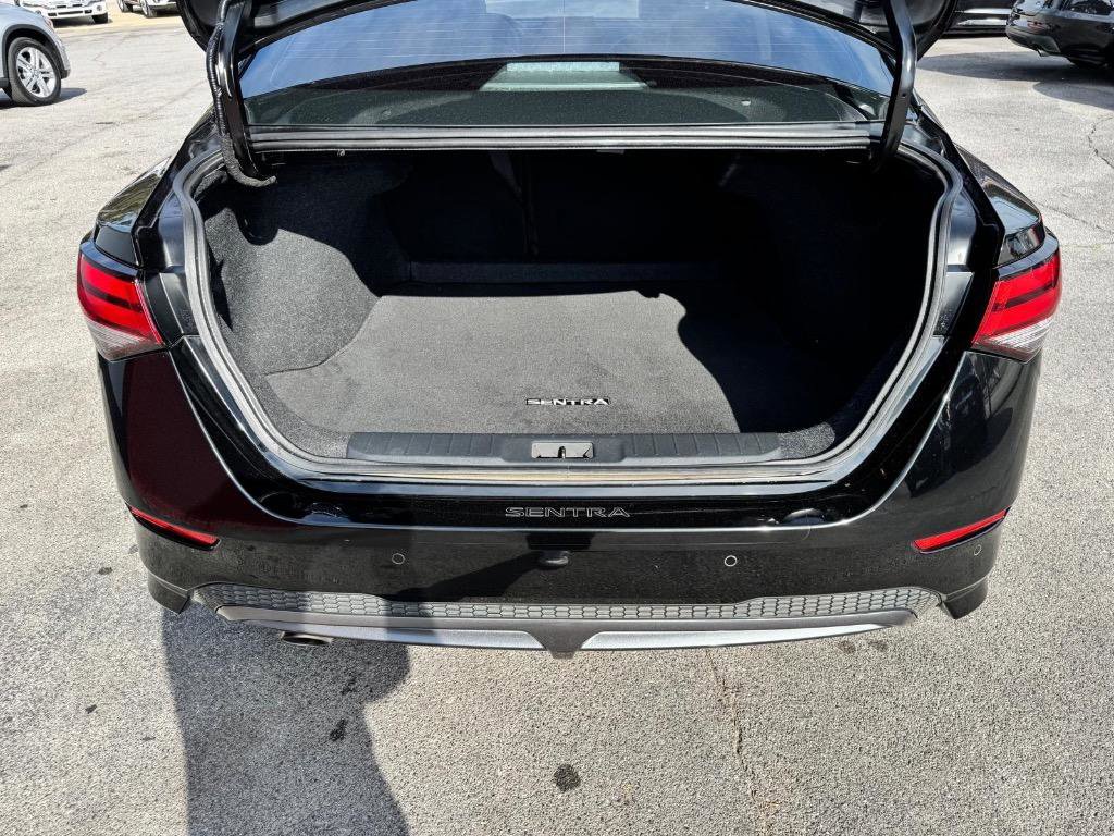 Used 2022 Nissan Sentra SR w/ SR Premium Package image 25