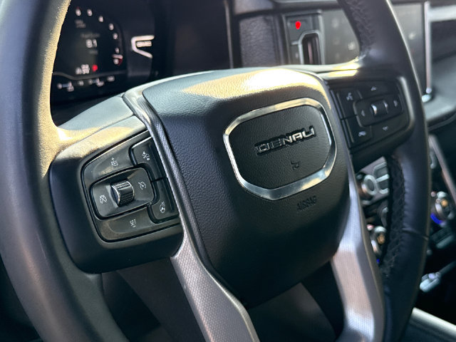 Used 2023 GMC Yukon XL Denali AWD/4WD image 29