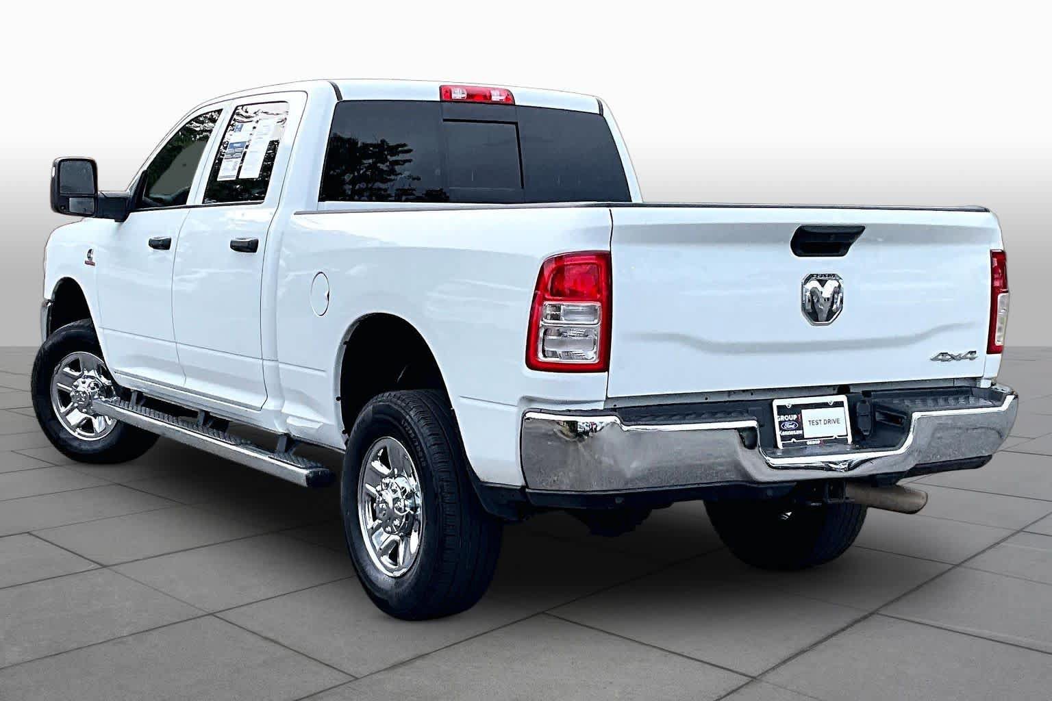Used 2024 RAM 2500 Tradesman w/ Chrome Appearance Group AWD/4WD image 12