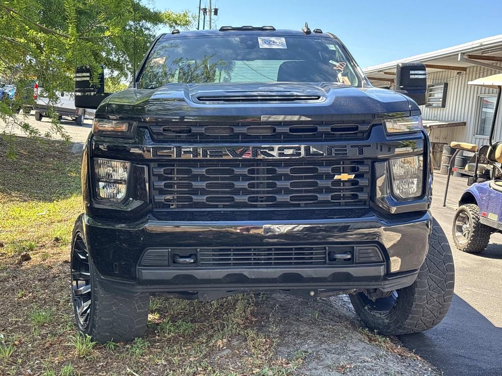 Used 2021 Chevrolet Silverado 2500 Custom w/ Custom Value Package image 2