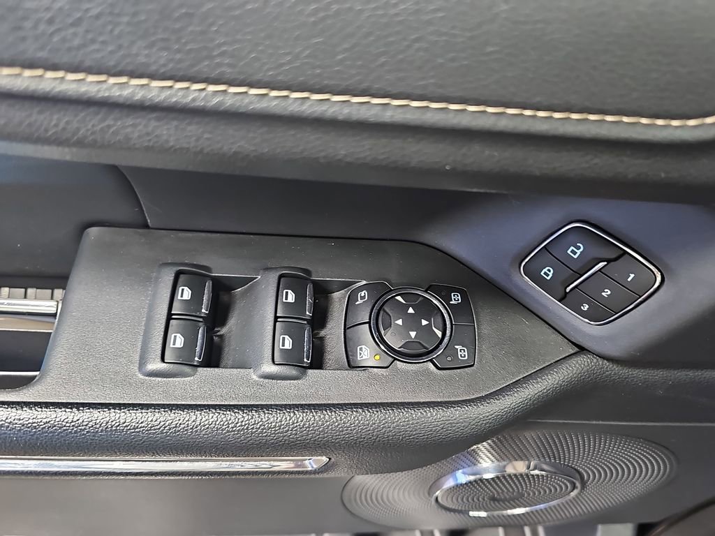 Used 2024 Ford Expedition Max XLT image 28